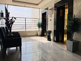Lian Park Hotel