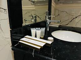 Lian Park Hotel