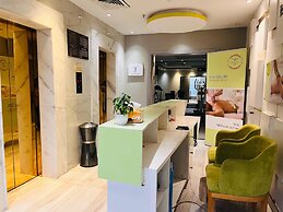 Lian Park Hotel