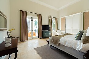 Oceanfront Luxury Villa With Amazing Staff