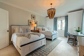 Oceanfront Luxury Villa With Amazing Staff