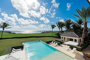 Oceanfront Luxury Villa With Amazing Staff