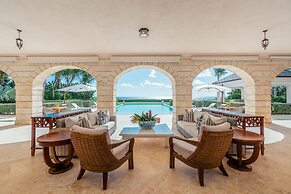 Oceanfront Luxury Villa With Amazing Staff