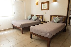 Apt. with Jacuzzi Ixt. Zihuatanejo 3 BR