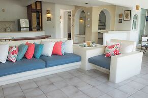 Apt. with Jacuzzi Ixt. Zihuatanejo 3 BR