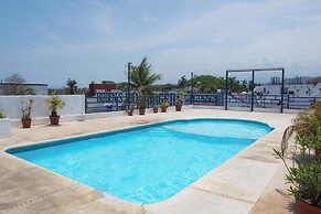Apt. with Jacuzzi Ixt. Zihuatanejo 3 BR