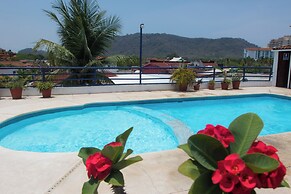 Apt. with Jacuzzi Ixt. Zihuatanejo 3 BR