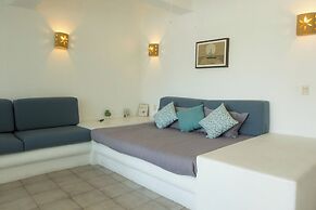 Apt. with Jacuzzi Ixt. Zihuatanejo 3 BR