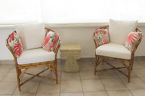 Apt. with Jacuzzi Ixt. Zihuatanejo 3 BR