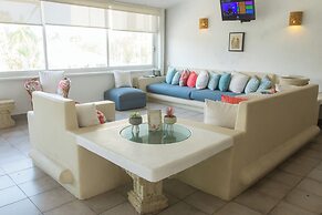Apt. with Jacuzzi Ixt. Zihuatanejo 3 BR
