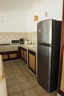 Apt. with Jacuzzi Ixt. Zihuatanejo 3 BR