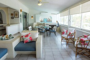 Apt. with Jacuzzi Ixt. Zihuatanejo 3 BR