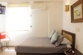 Apt. with Jacuzzi Ixt. Zihuatanejo 3 BR