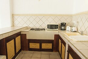 Apt. with Jacuzzi Ixt. Zihuatanejo 3 BR