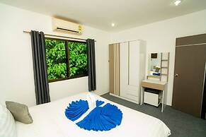 3 Bed 3 Bath Villa 400m to the Beach Sleeps 10