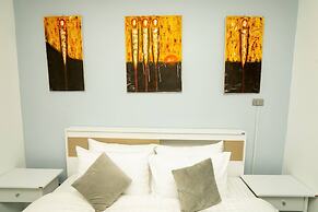 3 Bed 3 Bath Villa 400m to the Beach Sleeps 10