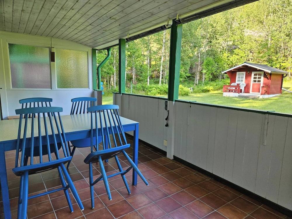 Cottage & 1200m² Garden