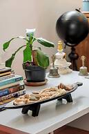 Local Charm & Cozy Design