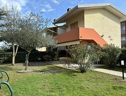 Spacious Flat With Private Garden