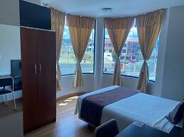 HOTEL VERSAILLES