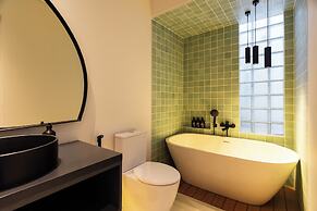 Makia Penthouse by Alfred in Bali