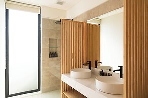 Makia Penthouse by Alfred in Bali