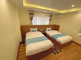 Hotel Himalayan BTS