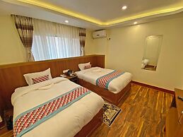 Hotel Himalayan BTS