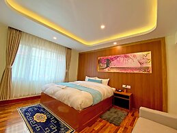 Hotel Himalayan BTS