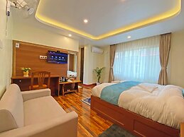 Hotel Himalayan BTS