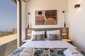 Luxury Villa Maximus - With Private Heated Pool