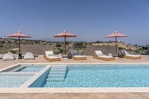 Luxury Villa Maximus - With Private Heated Pool