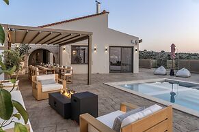 Luxury Villa Maximus - With Private Heated Pool