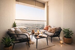 Keyrock Living - Oasis with Balcony View