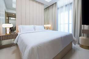 Keyrock Living - Oasis with Balcony View