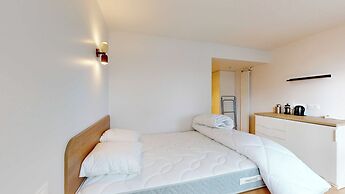 Room 1211 in a Premium Residence- Sport/laundry