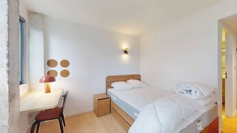 Room 1211 in a Premium Residence- Sport/laundry