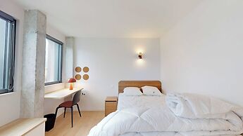 Room 1211 in a Premium Residence- Sport/laundry