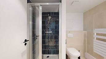 Room 1211 in a Premium Residence- Sport/laundry