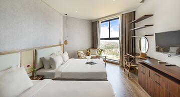 Mandala Oceanfront Driftwood Apartment