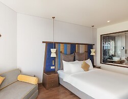 Mandala Oceanfront Driftwood Apartment