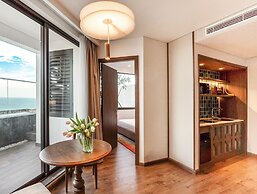 Mandala Oceanfront Driftwood Apartment