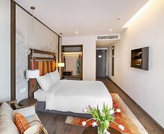 Mandala Oceanfront Driftwood Apartment