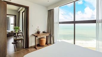 Mandala Oceanfront Driftwood Apartment