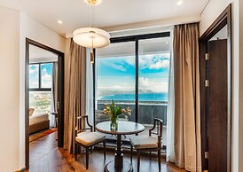 Mandala Oceanfront Driftwood Apartment