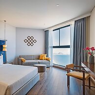 Mandala Oceanfront Driftwood Apartment