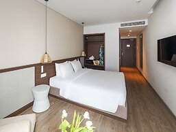 Mandala Oceanfront Driftwood Apartment