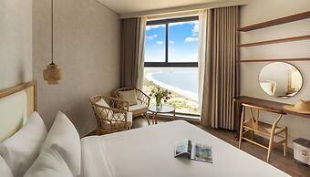 Mandala Oceanfront Driftwood Apartment