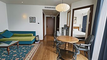 Mandala Oceanfront Driftwood Apartment
