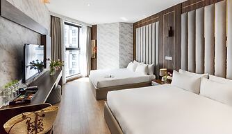 Mandala Oceanfront Driftwood Apartment